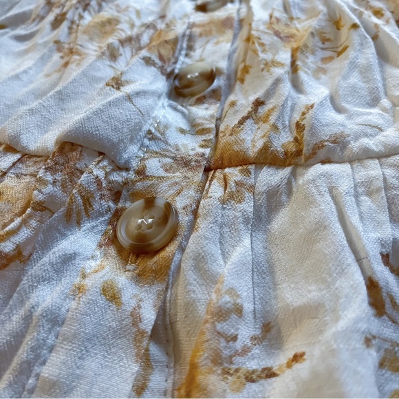 Spring Button-Down V-Neck Floral Ruffle Dress - Picture 2 of 4